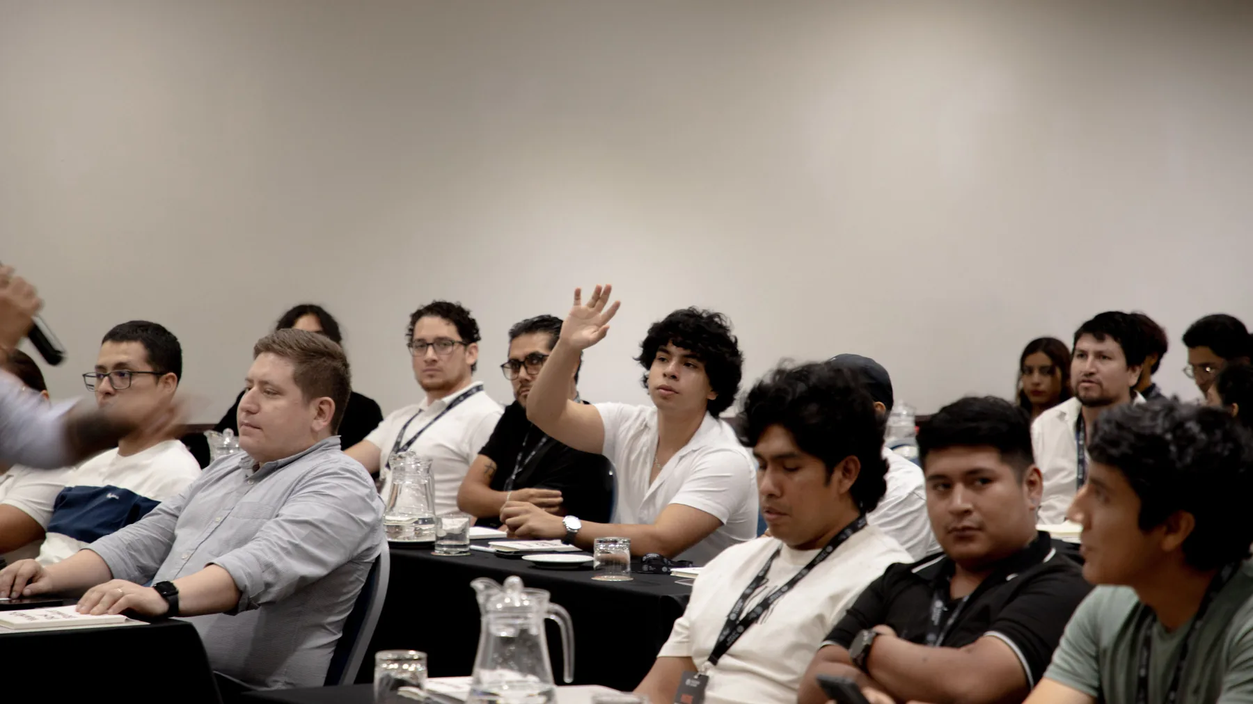 Auditorio completo en una sesión presencial de Trading Latam en Lima